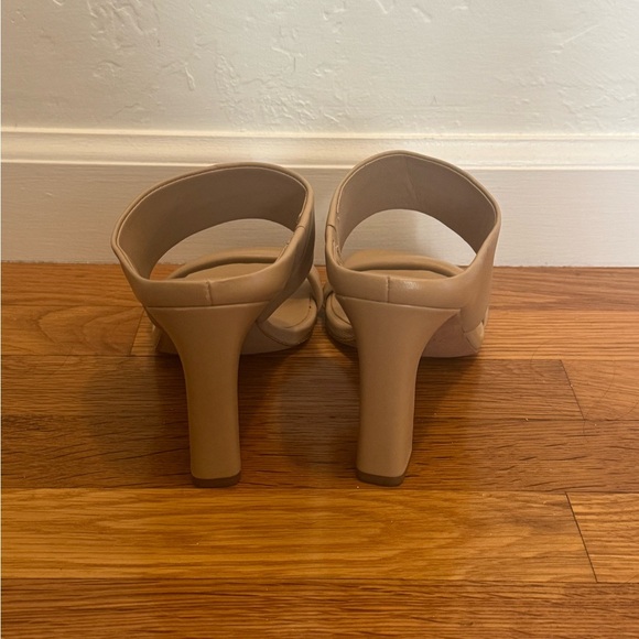 VINCE Quinn Leather Sandals Tan Nude Block Heels Shoes Size 7.5 7 1/2 Designer - Picture 8 of 14